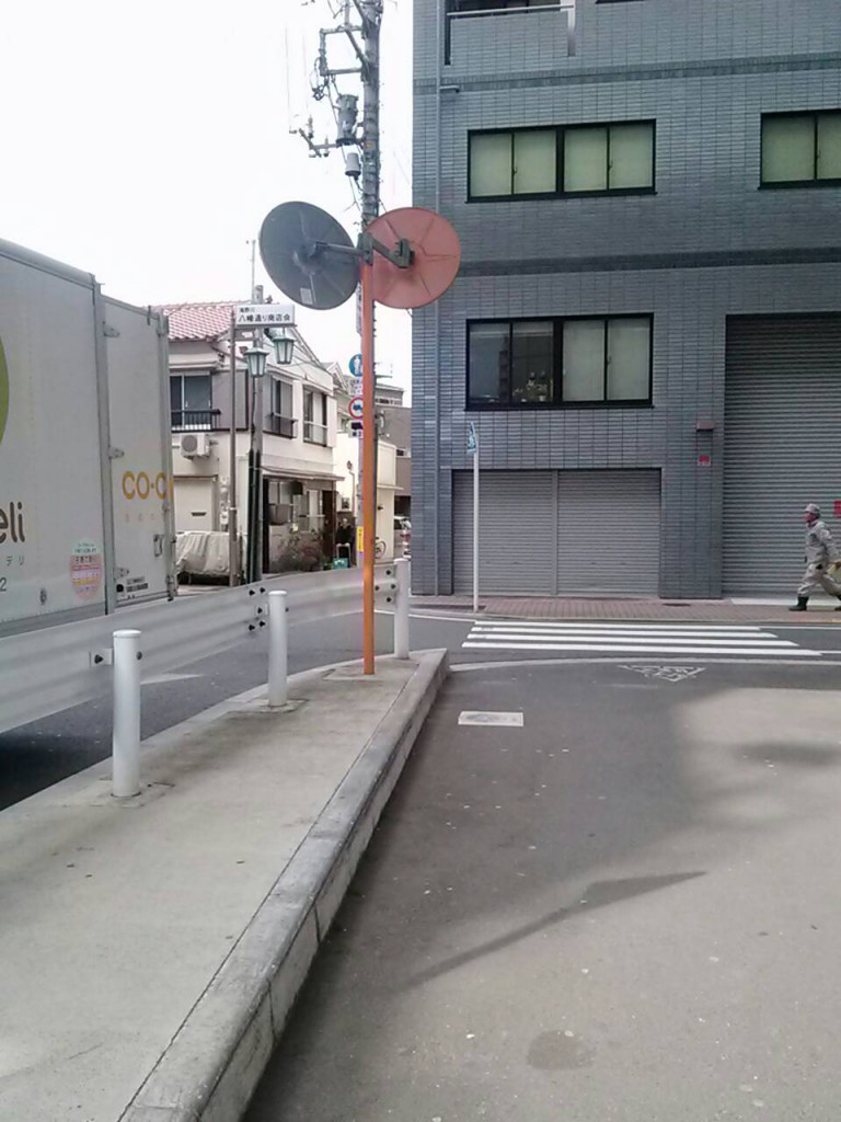 八幡通り商店街入り口